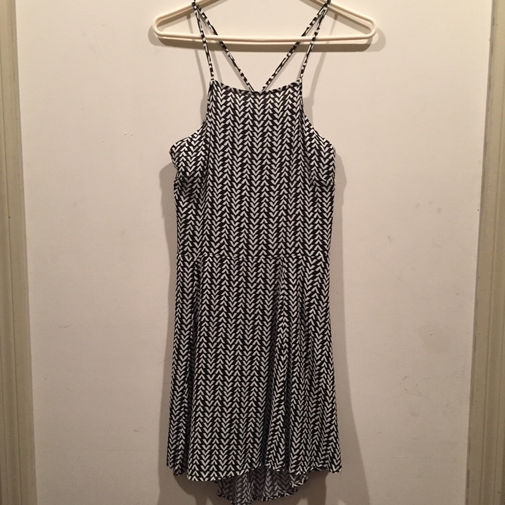 ☀️L.A. Hearts Black and White Backless Dress